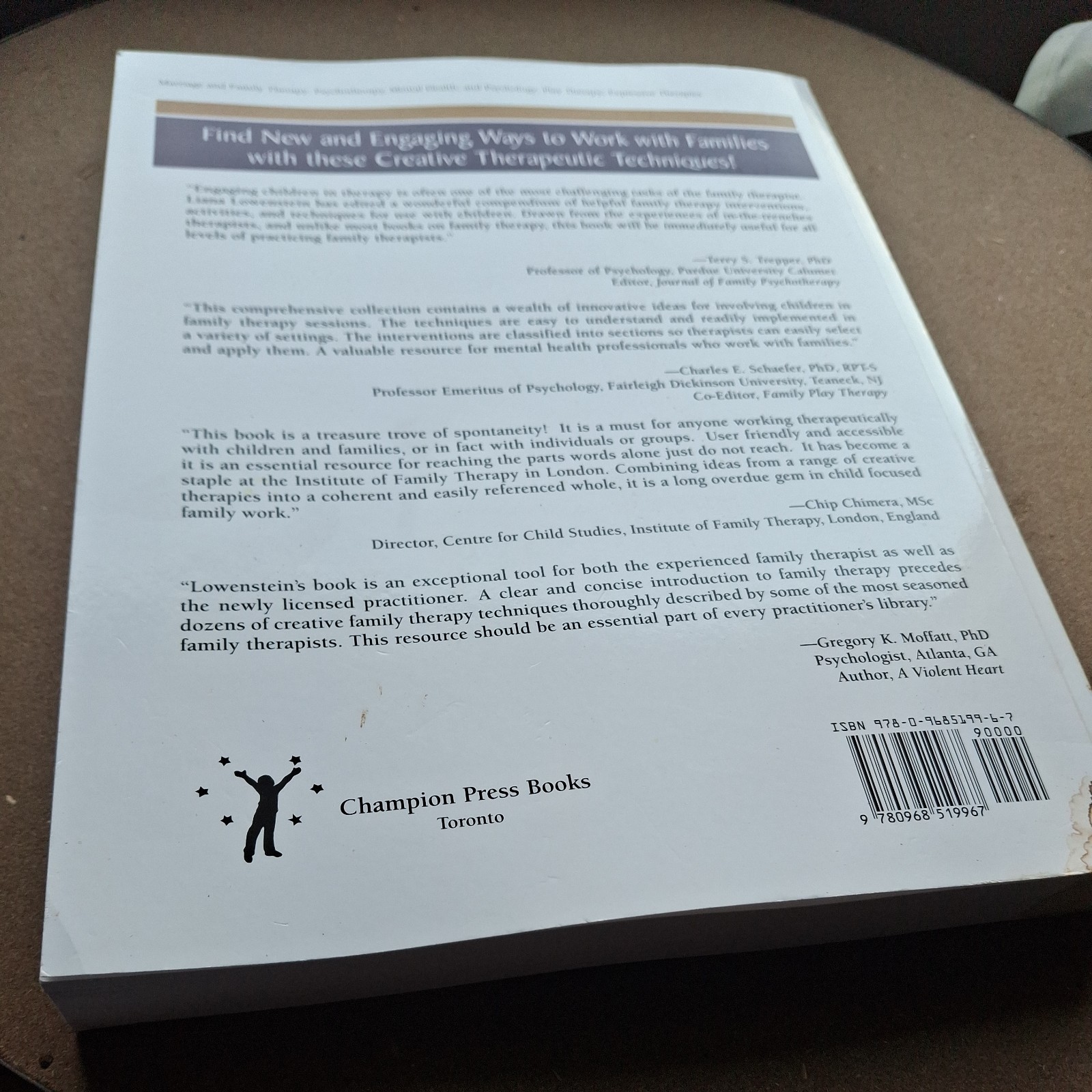 Creative Family Therapy Techniques: Play, Art, and Expressive Activities to Eng,